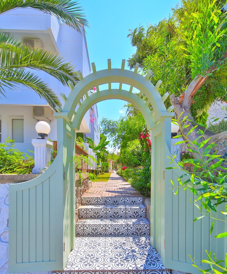 Palas Ilica Cesme Exterior photo